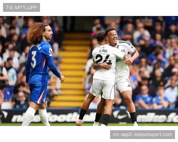 特写：视频助理裁判长时间介入，判定皇马进球前是否越位